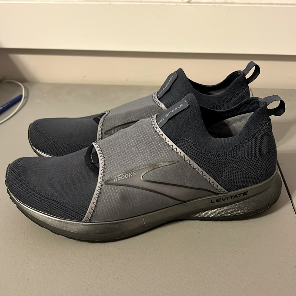 BROOKS LEVITATE 4 Limited Edition. Great Condition! SZ 12.